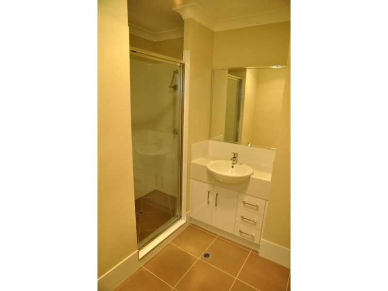 4/373 Greenwattle Street, Wilsonton QLD 4350