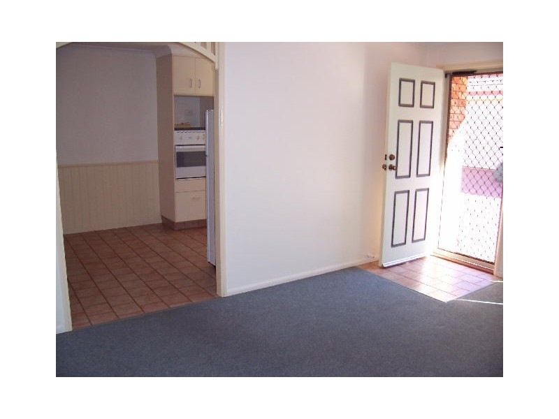 5/299 James Street, Newtown QLD 4350