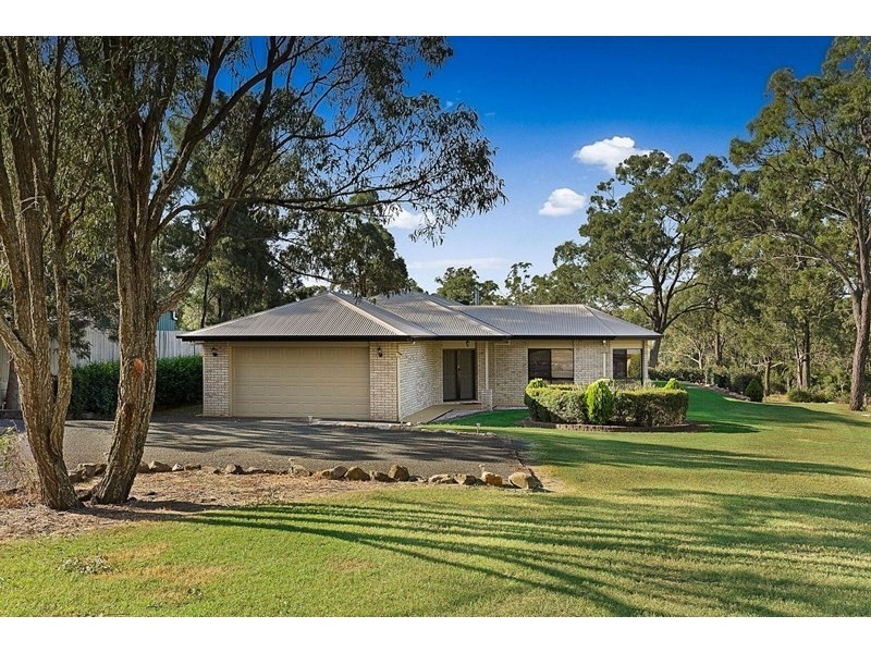 25 Highland Park Road, Meringandan West QLD 4352