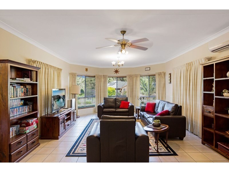 25 Highland Park Road, Meringandan West QLD 4352