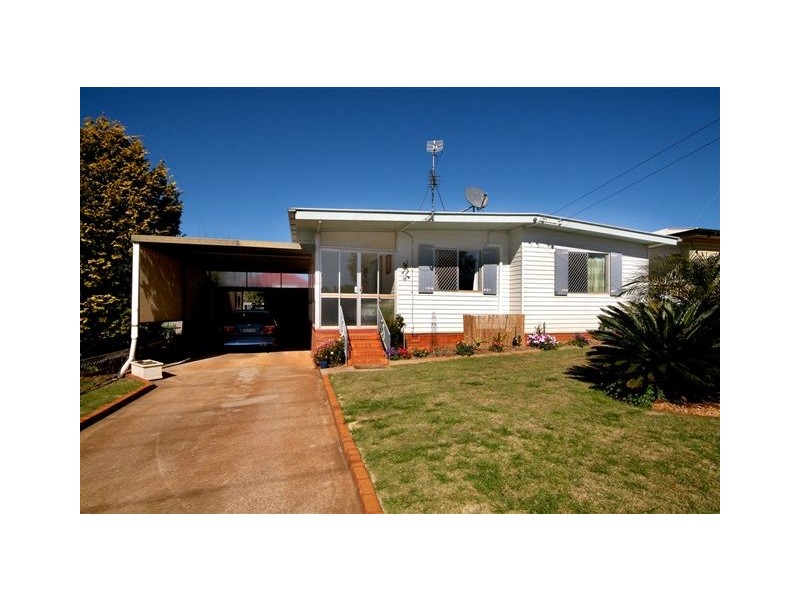 18 Dalgleish Street, South Toowoomba QLD 4350