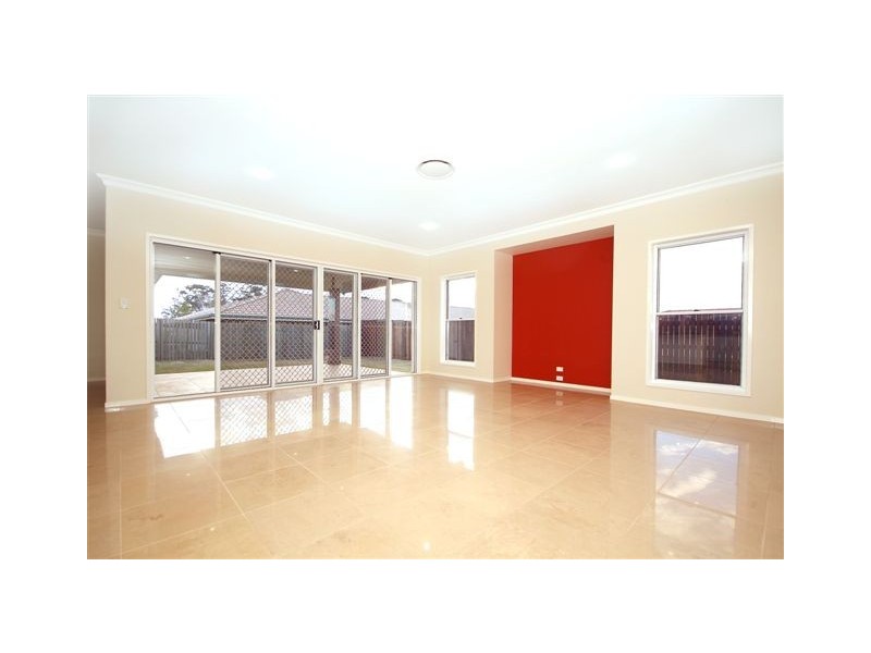 9 Fallon Drive, Middle Ridge QLD 4350