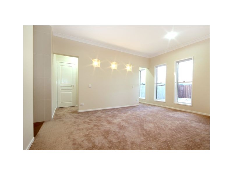 9 Fallon Drive, Middle Ridge QLD 4350