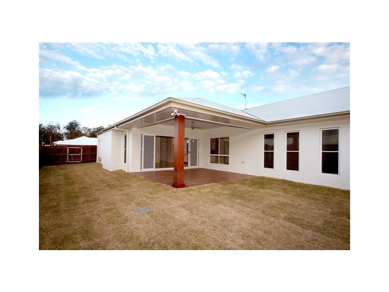 9 Fallon Drive, Middle Ridge QLD 4350