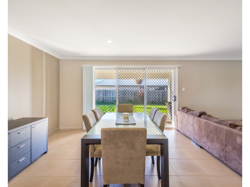 17 Pelling Court, Westbrook QLD 4350