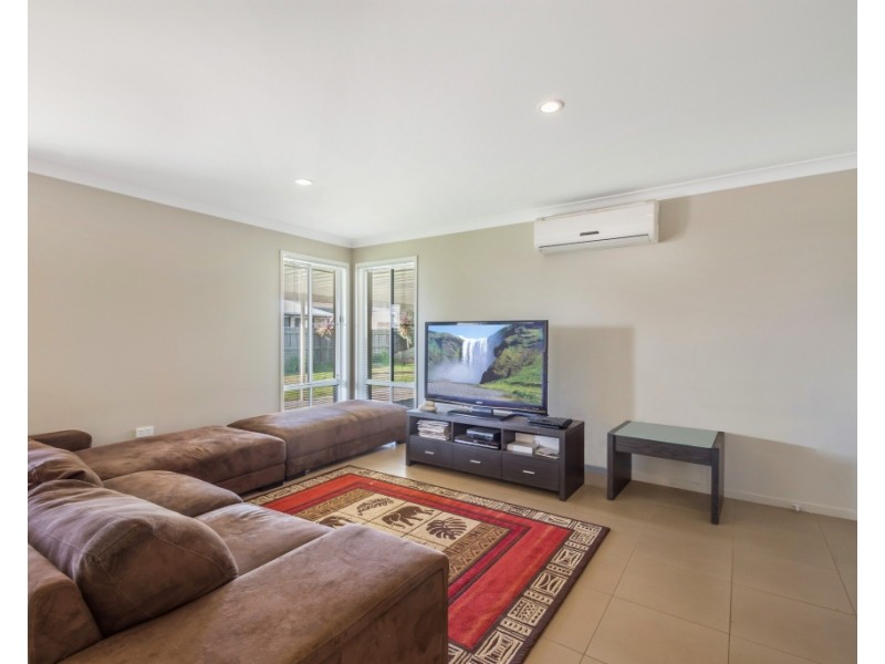 17 Pelling Court, Westbrook QLD 4350