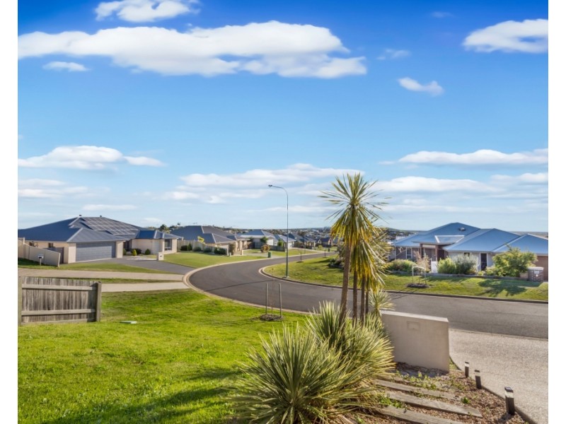17 Pelling Court, Westbrook QLD 4350