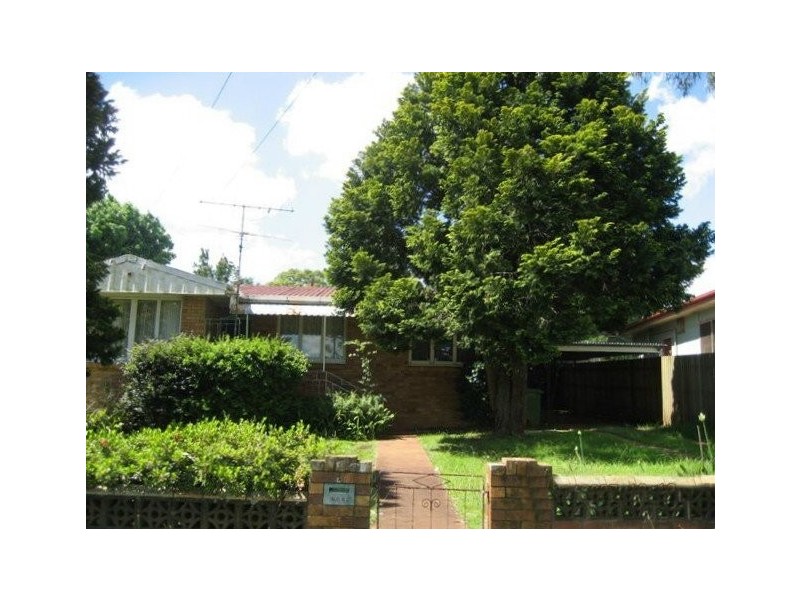 7 Alford Street, Mount Lofty QLD 4350