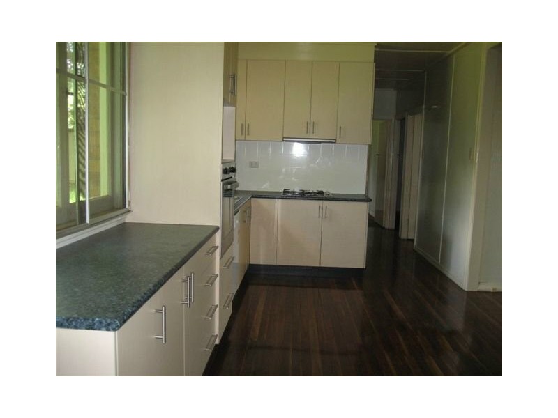 7 Alford Street, Mount Lofty QLD 4350