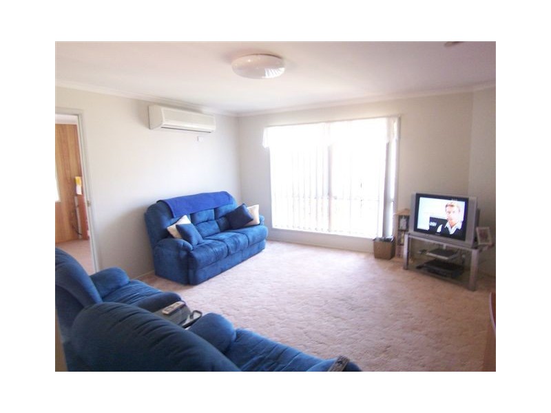 1 Kurrajong Street, Newtown QLD 4350