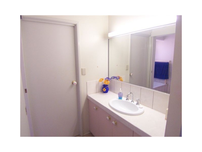 1 Kurrajong Street, Newtown QLD 4350