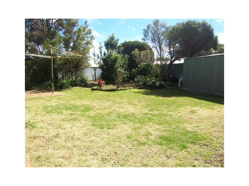 1 Kurrajong Street, Newtown QLD 4350