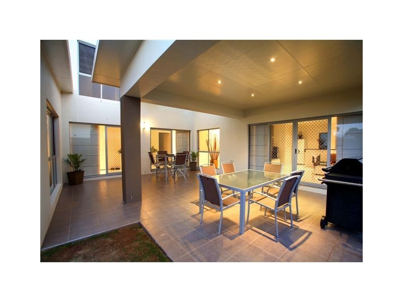 12 McCallum Court, Middle Ridge QLD 4350