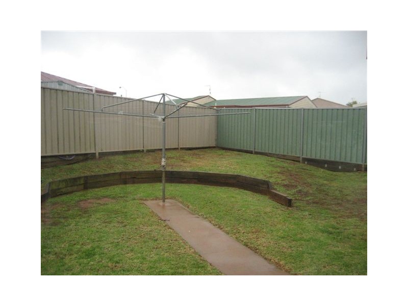 5 Oaklands Drive, Glenvale QLD 4350