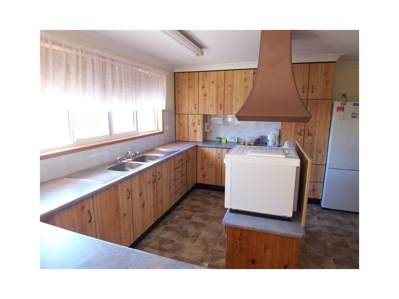 17 Knockator Crescent, Centenary Heights QLD 4350