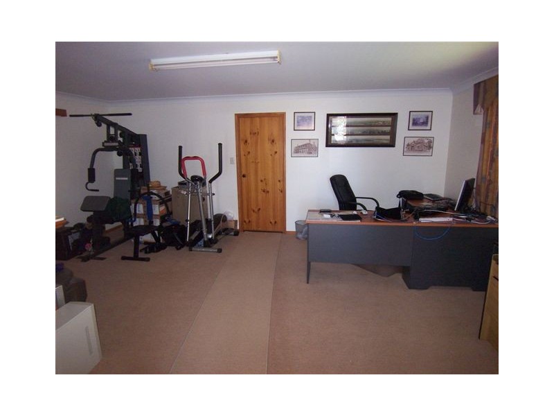 17 Knockator Crescent, Centenary Heights QLD 4350