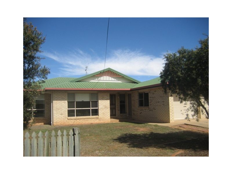 19 Shannon Court, Oakey QLD 4401
