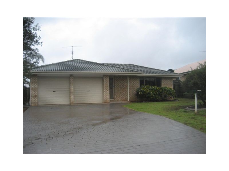 25 Gainsborough Drive, Glenvale QLD 4350