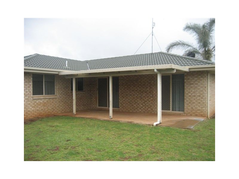 25 Gainsborough Drive, Glenvale QLD 4350