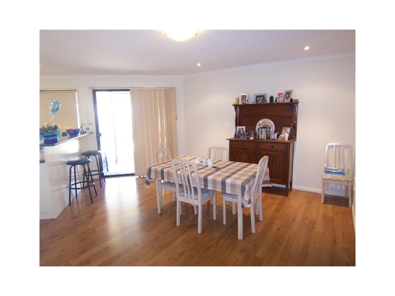 4 Chifley Street, Middle Ridge QLD 4350