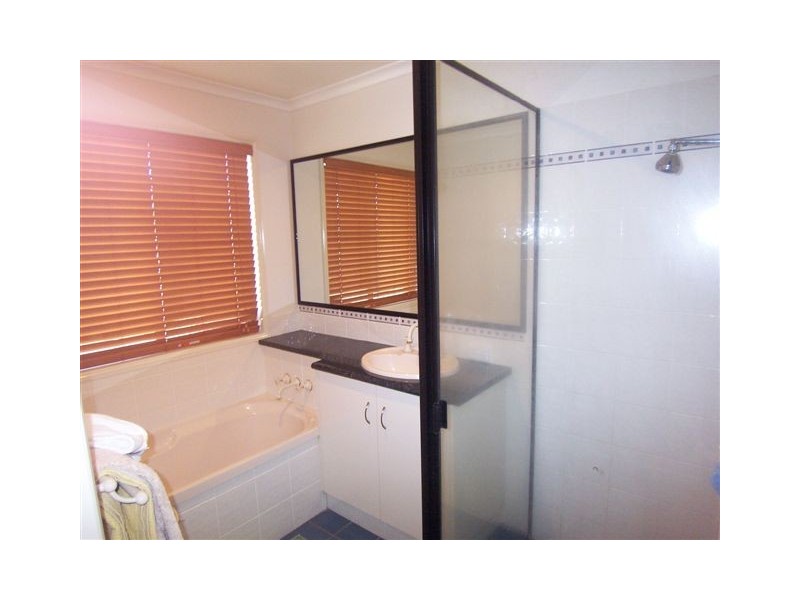 4 Chifley Street, Middle Ridge QLD 4350