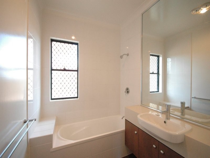 3/51 Jellicoe Street, Mount Lofty QLD 4350