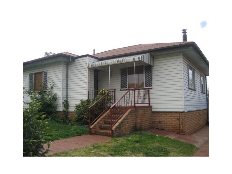 3 Peak Street, Harristown QLD 4350