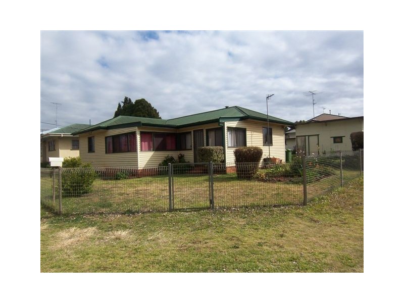 17 Burton Street, Harristown QLD 4350