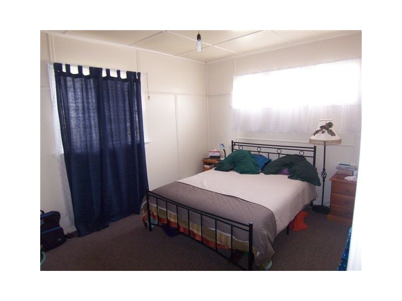 17 Burton Street, Harristown QLD 4350