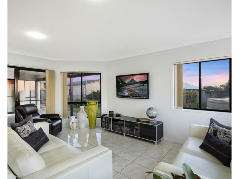 23 Honeyeater Drive, Highfields QLD 4352