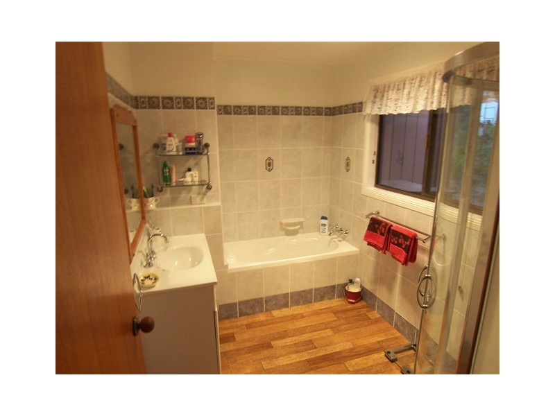 12 Kookaburra Court, Glenvale QLD 4350