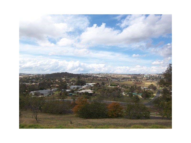 12 Kookaburra Court, Glenvale QLD 4350