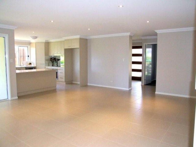 5 Saba Court, Middle Ridge QLD 4350