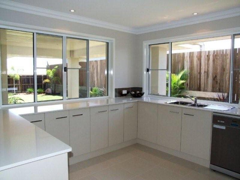 5 Saba Court, Middle Ridge QLD 4350