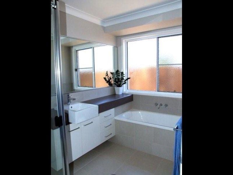 5 Saba Court, Middle Ridge QLD 4350