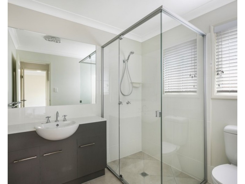 8 Nash Drive, Glenvale QLD 4350