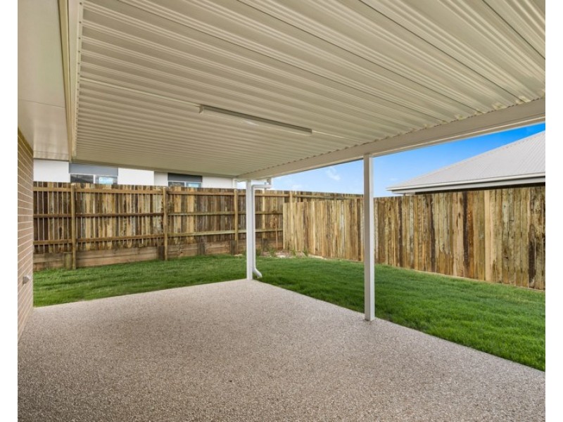 8 Nash Drive, Glenvale QLD 4350