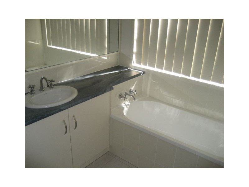 10 Moorina Drive, Harristown QLD 4350