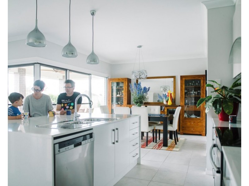 6 Lockyer Street, Kleinton QLD 4352