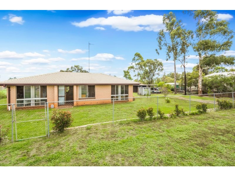 44 Railway Street, Cambooya QLD 4358