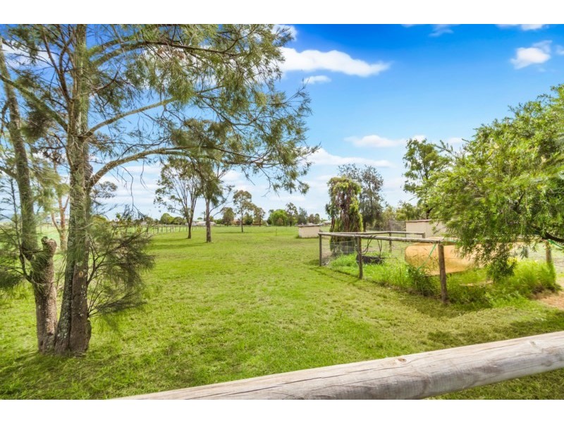 44 Railway Street, Cambooya QLD 4358