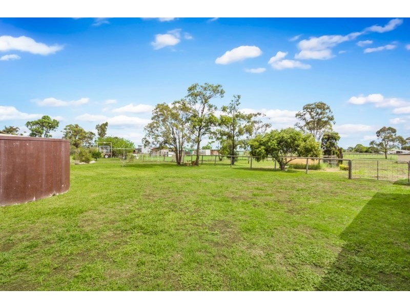 44 Railway Street, Cambooya QLD 4358