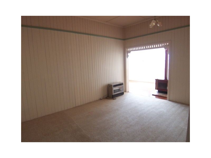 21 Second Avenue, Harristown QLD 4350