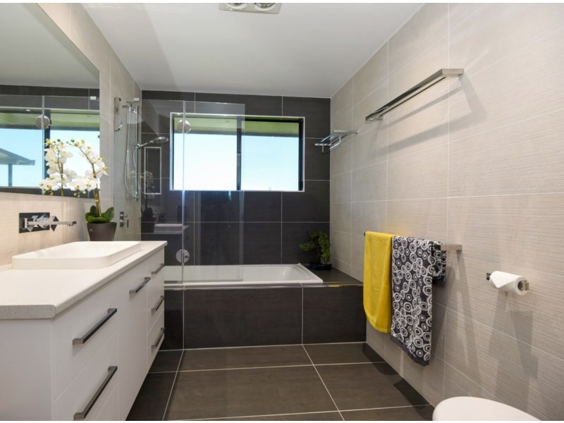 16 Blue Hills Drive, Rangeville QLD 4350