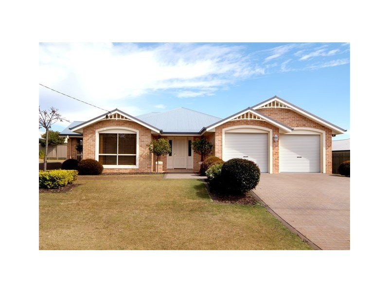 349 Ramsay Street, Middle Ridge QLD 4350