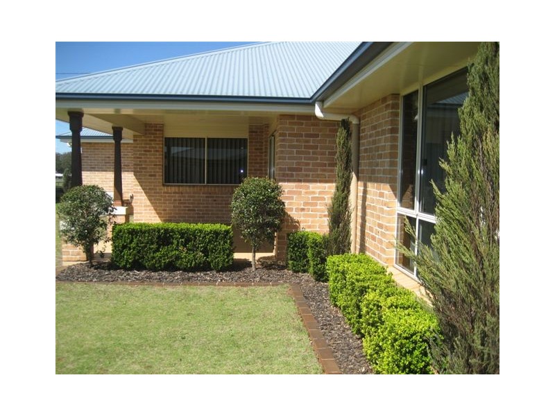 349 Ramsay Street, Middle Ridge QLD 4350