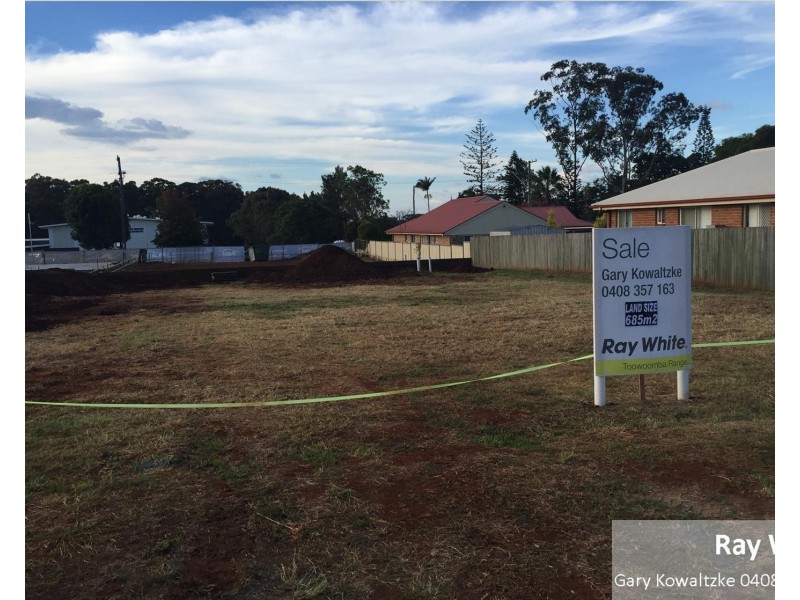21 Oldfield Street, Middle Ridge QLD 4350