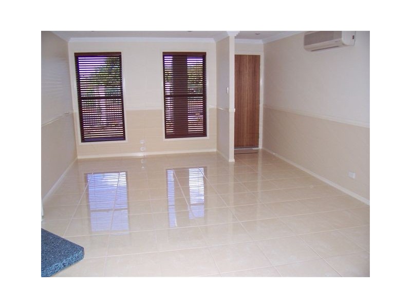 1/323 Ramsay Street, Middle Ridge QLD 4350