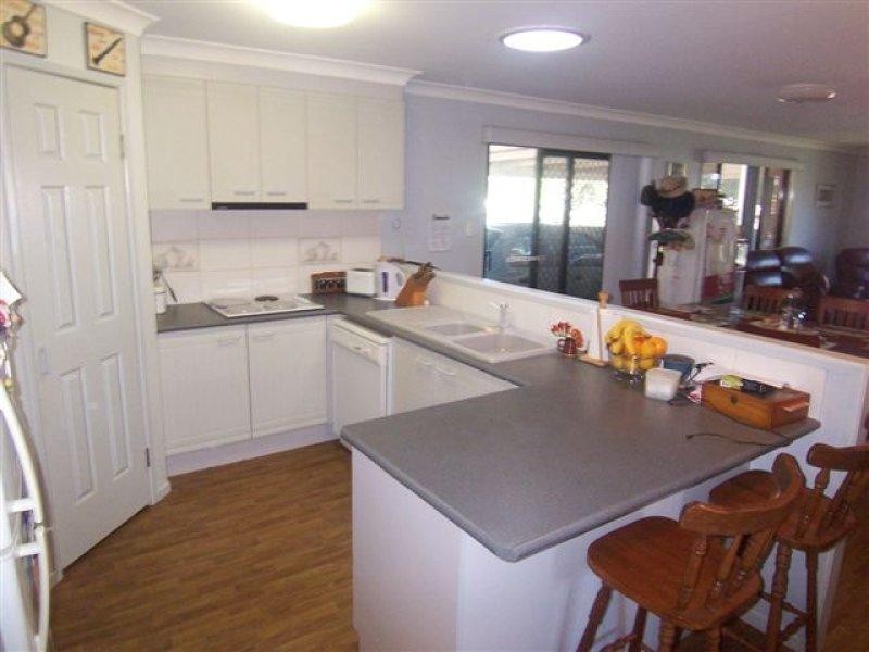 32 Rob Street, Newtown QLD 4350