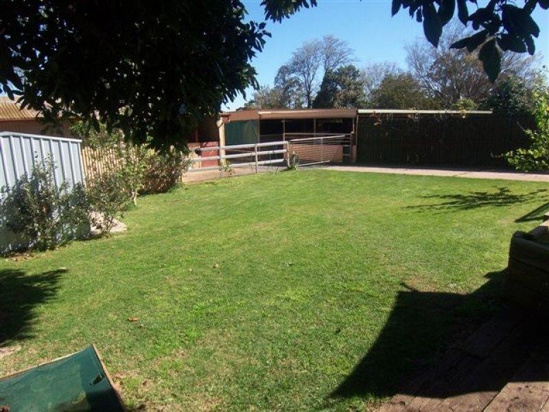 32 Rob Street, Newtown QLD 4350